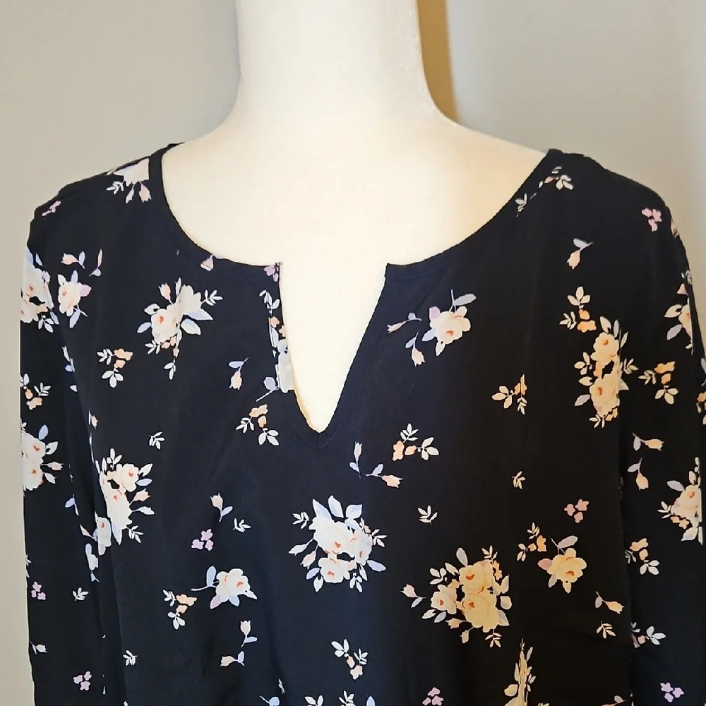 Lane Bryant Navy Blue & White Floral Split Neck Blouse
